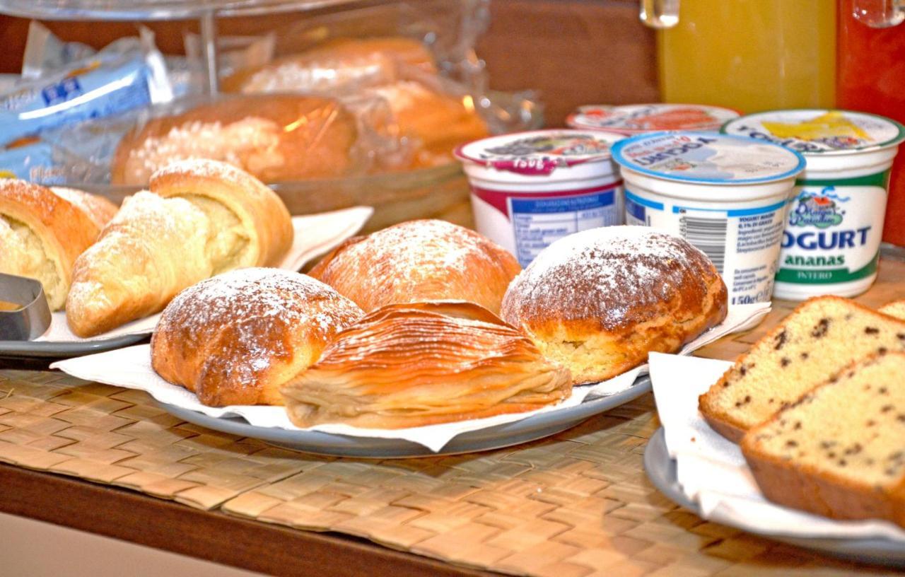 Bed & Breakfast A Castel Capuano 나폴리 외부 사진